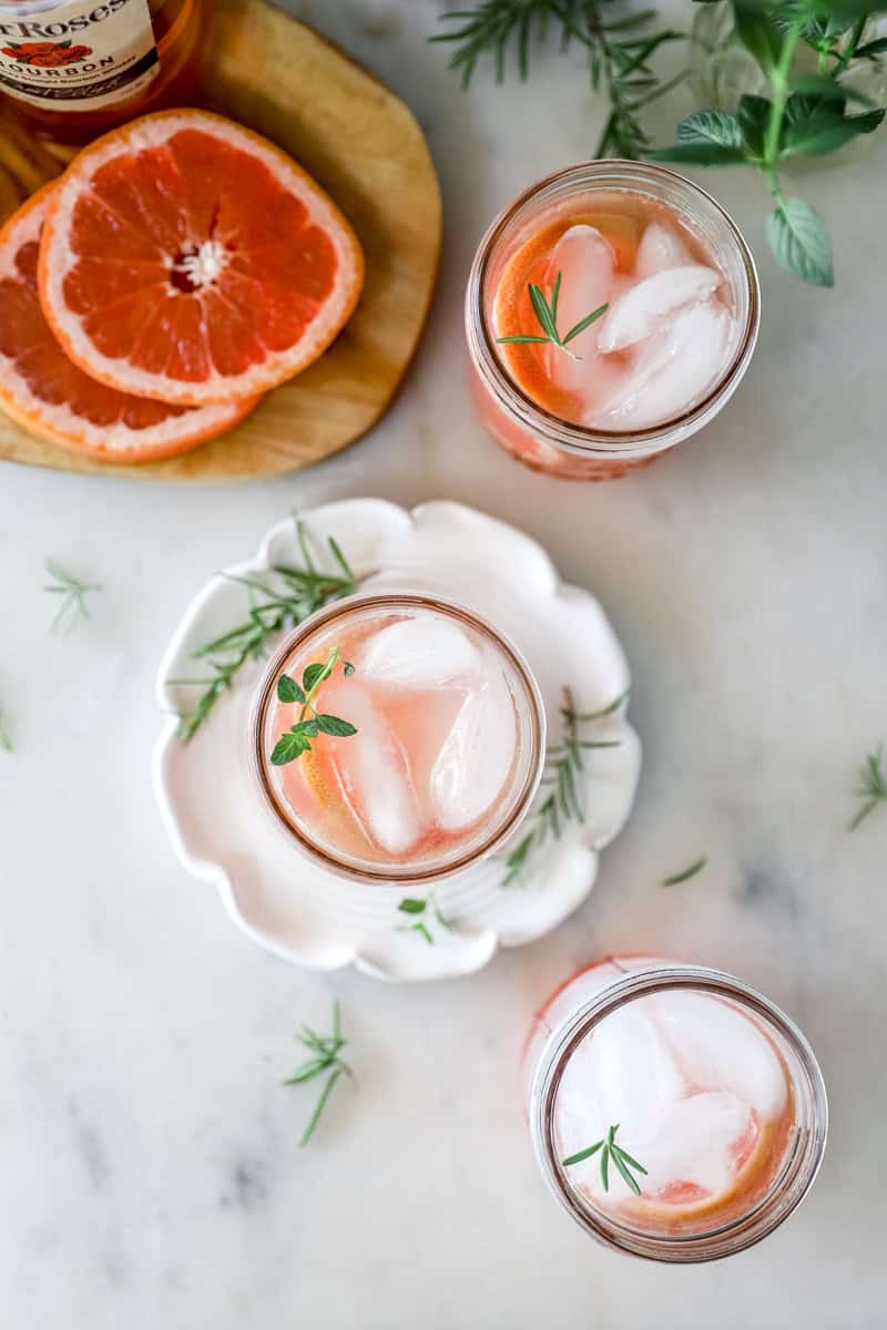 A top view of a grapefruit mule.